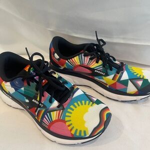 Brooks Trace-Womens Size 8.5